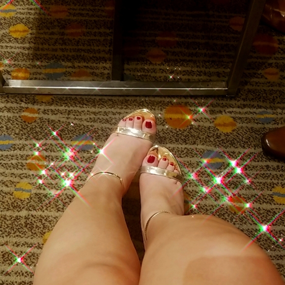 Heels - Picture 2 of 3